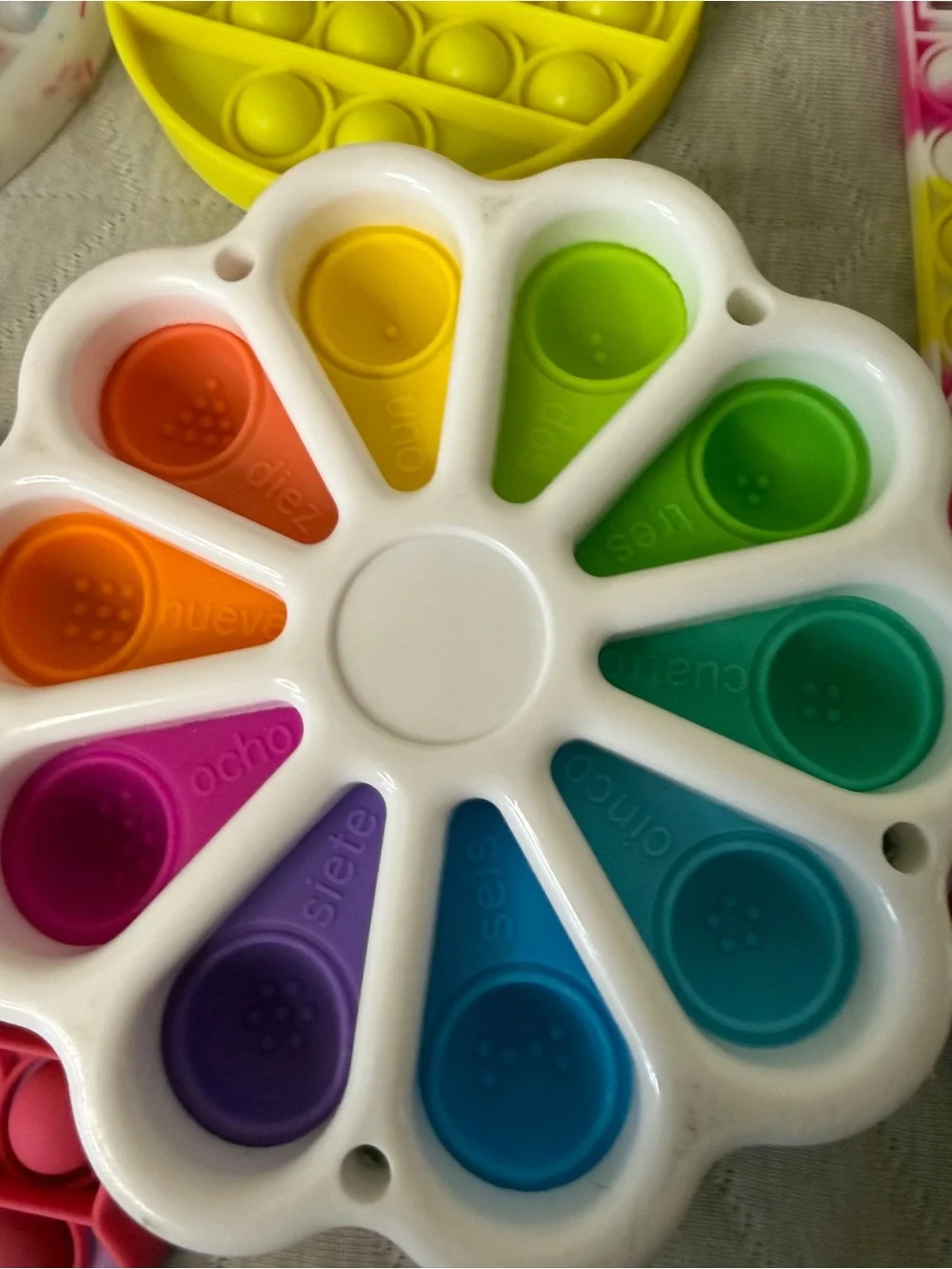 Assorted Kids Fidget Toy Set - Multicolor Pop-It & Sensory Toys